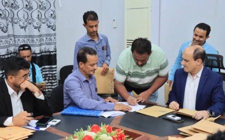 برئاسة مدير عام دارسعد لجنة فتح المظاريف والمناقصات تستعرض العطاءات المقدمة لتنفيذ 6 مشاريع خدمية لهذا العام