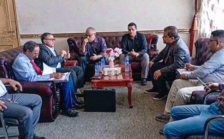 جامعة عدن تعزز جاهزية خدماتها الطلابية وتسرع وتيرة إنجاز الشهادات