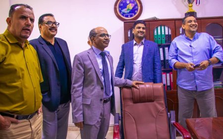 وزير النفط يشيد بجهود شركة النفط اليمنية في تغطية السوق المحلية بالوقود رغم الأزمات