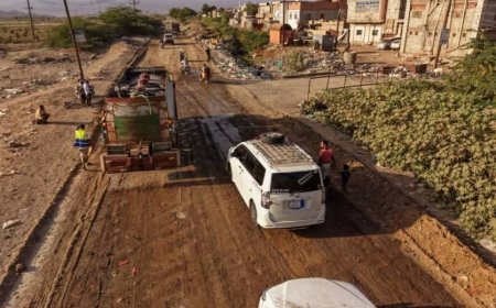 تسارع وتيرة أعمال تأهيل طريق جعار – باتيس بمحافظة أبين