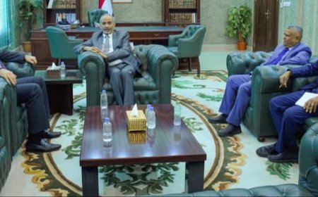 عضو مجلس القيادة الصبيحي يشدد على معالجة الوضع الاقتصادي وانتظام صرف رواتب موظفي الدولة