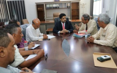 وزير التعليم الفني يناقش مستجدات مشروع كلية المجتمع في سقطرى