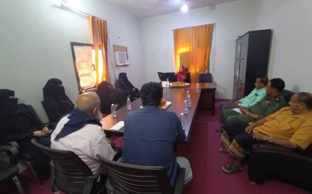 رئيس محكمة الأحداث بحضرموت تناقش آليات تطوير عمل دار رعاية الأحداث وتعزيز حماية الأطفال