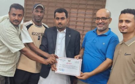 وزارة الشباب والرياضة تمنح إدارة نادي المجد بـ ابين التصريح النهائي