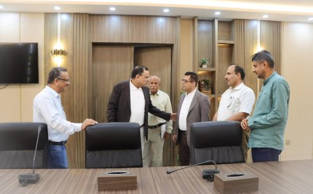 الوزير السقطري يلتقي وزير الدولة وليد الأبارة