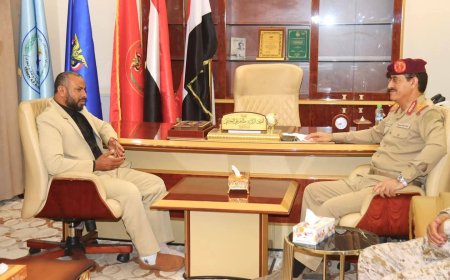 وزير الدفاع يناقش مع محافظ الضالع الاوضاع العسكرية والميدانية