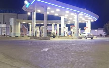 كاتب صحفي: استقرار أسعار الوقود في اليمن مؤقت أمام ضغوط عالمية قد تفرض مراجعات مستقبلية