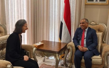 وزير التربية الدكتور(العبادي) يلتقي بالسفيرة الفرنسية لدى اليمن في الرياض