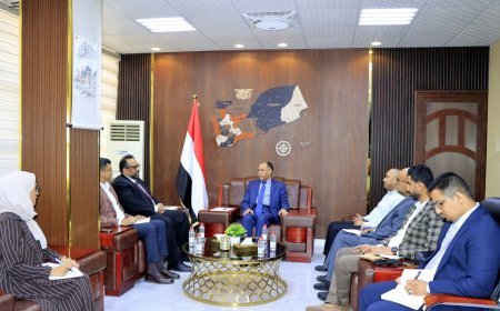 وزير الصناعة والتجارة يبحث مع الأمين العام للفريق الاقتصادي تعزيز الشراكة ودعم مسارات التعافي الاقتصادي
