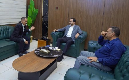 وزير الخدمة المدنية يوجّه باستكمال إجراءات صرف معاشات (6925) من العائدين المشمولين بالقرار رقم (7)