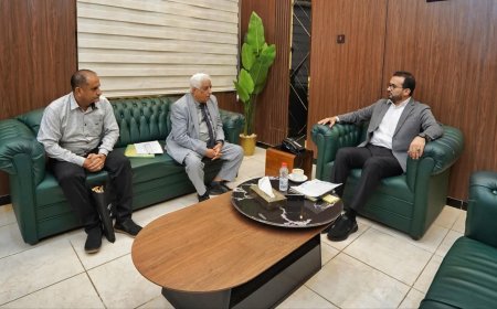 وزير الخدمة المدنية يلتقي رؤساء جامعات لحج وأبين وذمار لمناقشة أوضاع الكادر الأكاديمي والإداري وملف التسويات