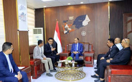 وزير الصناعة والتجارة يبحث مع وحدة المعلومات المالية تعزيز الرقابة وحماية الاقتصاد الوطني