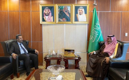 السفير آل جابر يستعرض مع محافظ لحج " الحالمي" سبل دعم التنمية والترتيبات للحوار الجنوبي . 