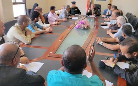 اجتماع بتعز يقر تشكيل لجنة لتحديد سعر الكهرباء وفتح التنافس أمام المستثمرين.