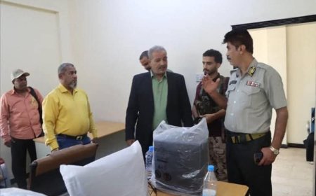 رئيس مصلحة الأحوال المدنية يتفقد التجهيزات لافتتاح الفرع بمديرية التواهي