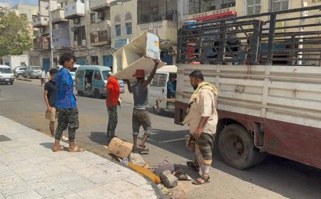 اسواق المعلا تدشن حملة لإزالة التعديات على الطرقات العامة