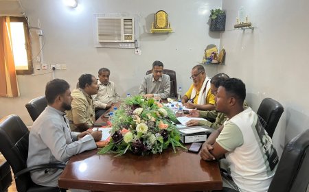 مدير عام الشؤون الاجتماعية والعمل يلتقي شركة رحاب حضرموت ويبحث معالجة أوضاع العمالة في ميناء الضبة