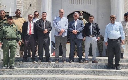 بحضور مدير عام المديرية أحمد الداؤودي..رئيس محكمة استئناف العاصمة عدن يتفقد سير العمل في المجمع القضائي بالمنصورة