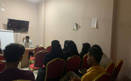 دورة تعريفية عن أهمية التطوع في خدمة المجتمع لرئيس اتحا الملتقيات االشبابية بساحل حضرموت.