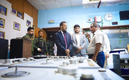 المحافظ شيخ يطّلع على سير أعمال الترميم والتأهيل بمبنى الإذاعة والتلفزيون في التواهي 