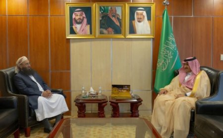 وزير الأوقاف يبحث مع السفير السعودي ترتيبات موسم حج 1447هـ وسبل تعزيز التنسيق لخدمة الحجاج