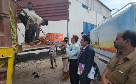 لجنة مشتركة من وزارة الصناعة تضبط مخالفات في غش زيوت السيارات بمستودع تجاري بلحج