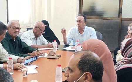 برئاسة الشعبي.. صحة عدن تناقش الوضع الصحي الراهن في المديريات الثمان