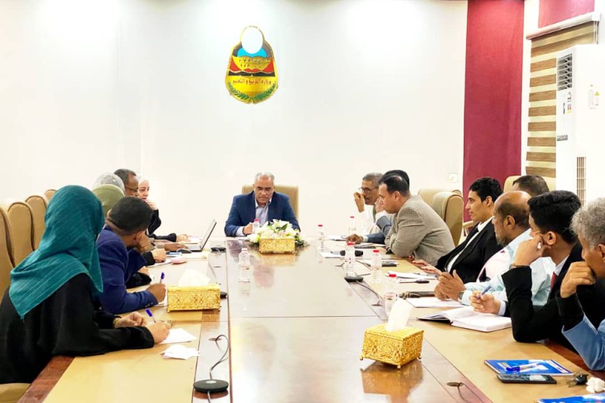 وزارة التربية والتعليم يبحث مع (اليونيسف) سير المشاريع التعليمية ويؤكد على أهمية الشراكة الاستراتيجية