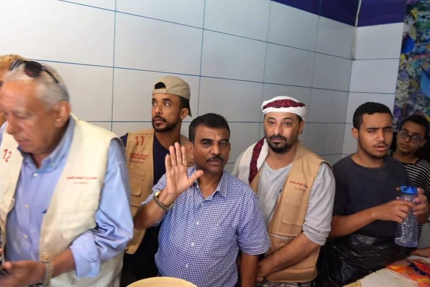 الصناعة والتجارة بعدن يضبط (5) مخالفات في حملة على أسواق الأسماك المنصورة