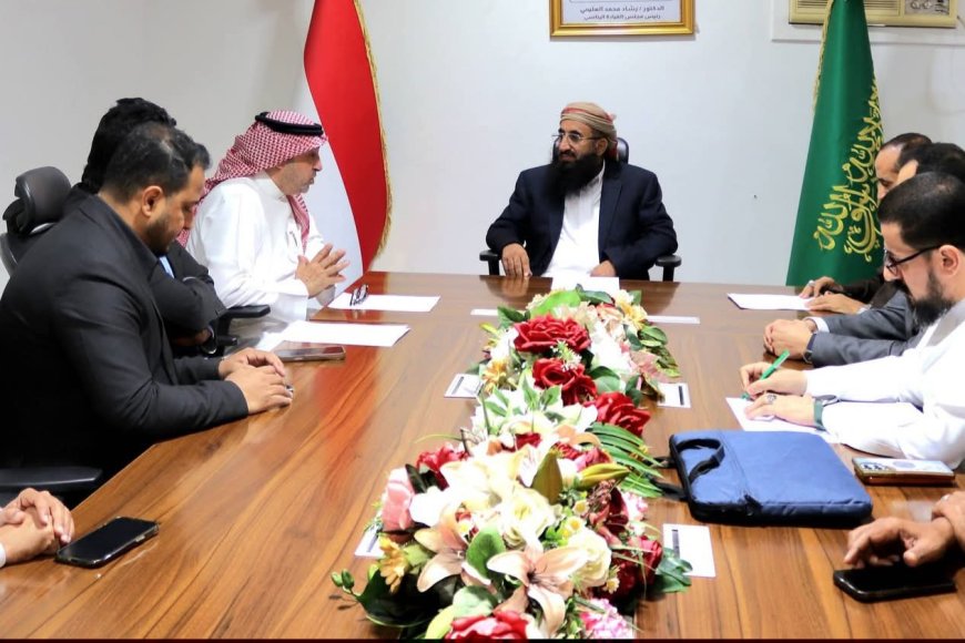 وزير الأوقاف يناقش مع مجموعة العبير الطبية جاهزية الخدمات الصحية لحجاج بلادنا