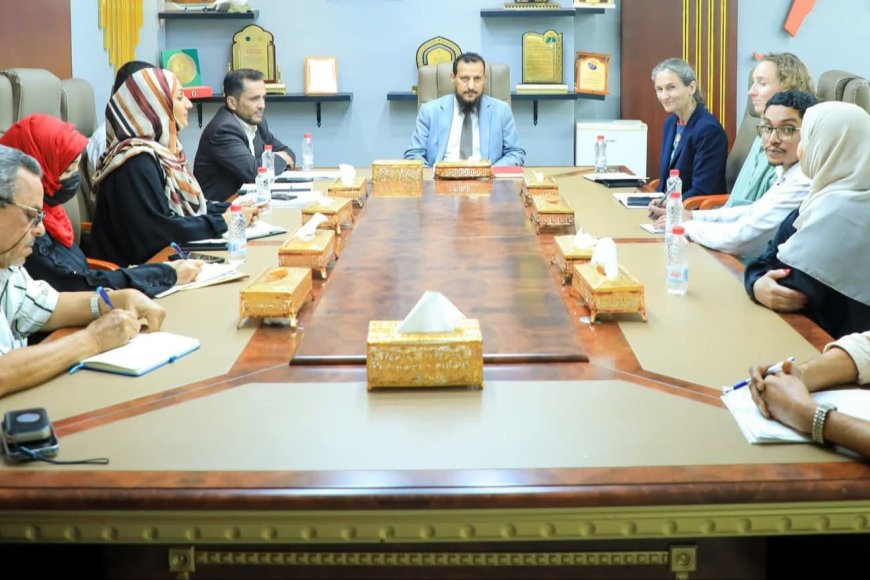المحافظ عبد الرحمن شيخ يبحث مع السفيرة الهولندية تعزيز دعم التنمية في العاصمة عدن
