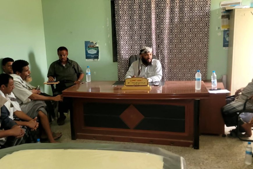 لحج..مدير عام طور الباحة يلتقي مالكي محطات الوقود بالمديرية