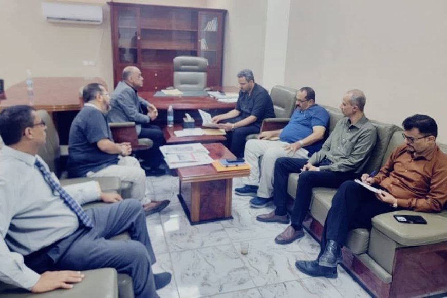 محافظ لحج يبحث مع مؤسسة تواصل التنموية تعزيز التدخلات الكويتية الخدمية والإنسانية بالمحافظة