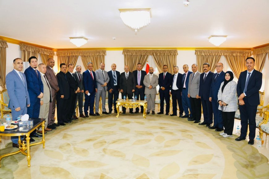 وزير الإتصالات وتقنية المعلومات يزور السفارة اليمنية&nbsp;