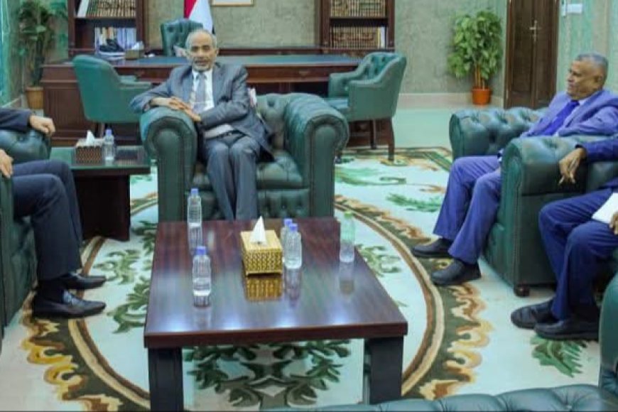 عضو مجلس القيادة الصبيحي يشدد على معالجة الوضع الاقتصادي وانتظام صرف رواتب موظفي الدولة