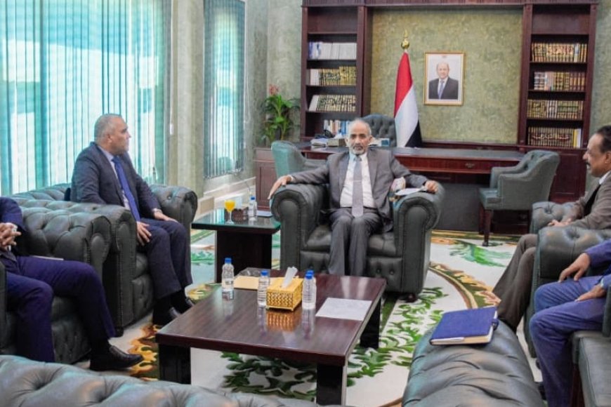 عضو مجلس القيادة الصبيحي يطلع على سير العملية التعليمية ومستوى الأعمال في مشاريع الطرقات