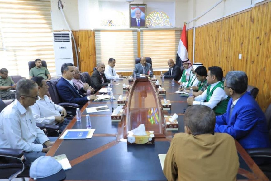 وكيل حضرموت يناقش تدخلات البرنامج السعودي في مديريات الوادي والصحراء