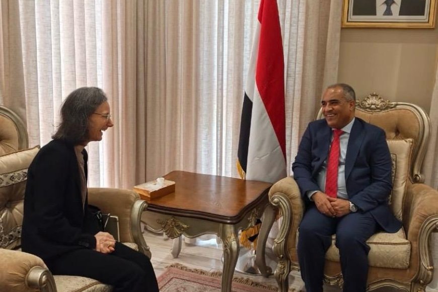 وزير التربية الدكتور(العبادي) يلتقي بالسفيرة الفرنسية لدى اليمن في الرياض