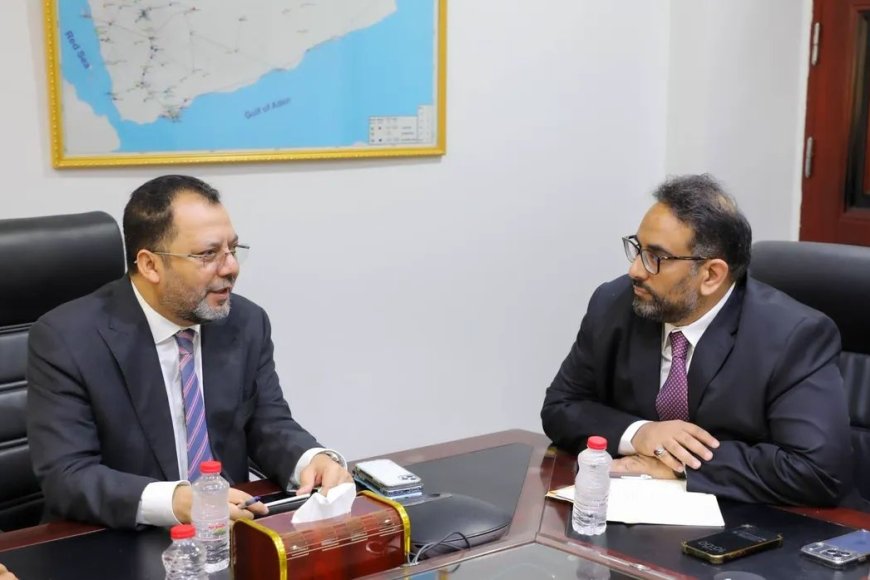 وزير الكهرباء يبحث مع الفريق الاقتصادي خطة التعافي وتعزيز قدرات القطاع