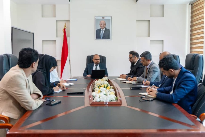 وزير الاتصالات يناقش مع الفريق الاقتصادي خطط تطوير القطاع وتعزيز التحول الرقمي في إطار التعافي الاقتصادي