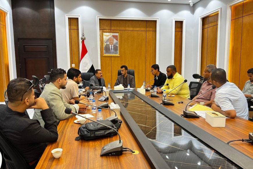 وكيل حضرموت الجيلاني يترأس لقاءً رسميًا لمناقشة صيانة الطرق وتنظيم أوضاع الميازين بالمحافظة