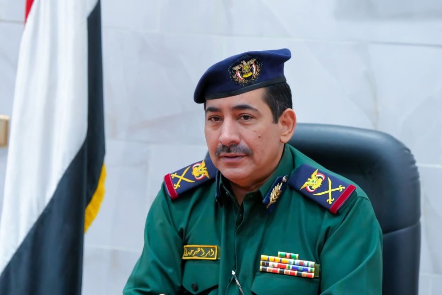 وزير الداخلية يوجّه بسرعة التحقيق وضبط الجناة في اغتيال التربوي الدكتور عبدالرحمن الشاعر بعدن