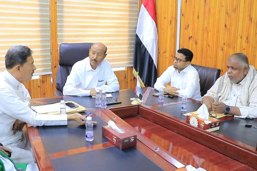 الوكيل باربّاع يناقش أوضاع النشاط الرياضي ومستوى سير المسابقات والبطولات الكروية في مديريات الوادي والصحراء.