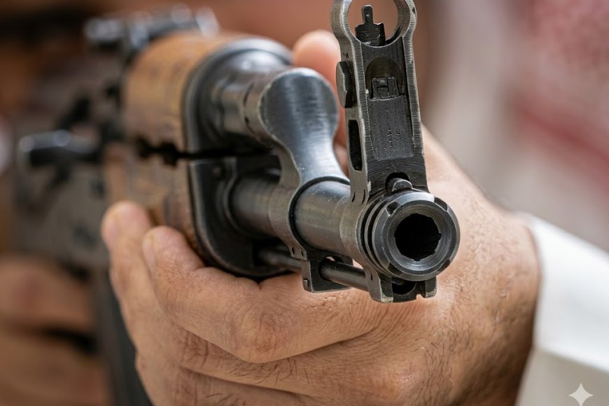 مقتل امرأة وإصابة طفليها في حادثة عبث بالسلاح