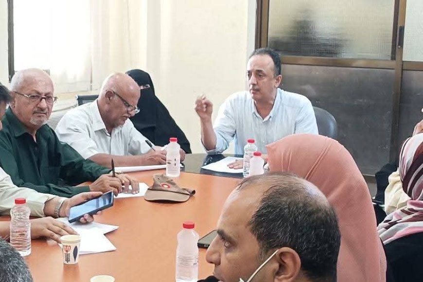 برئاسة الشعبي.. صحة عدن تناقش الوضع الصحي الراهن في المديريات الثمان