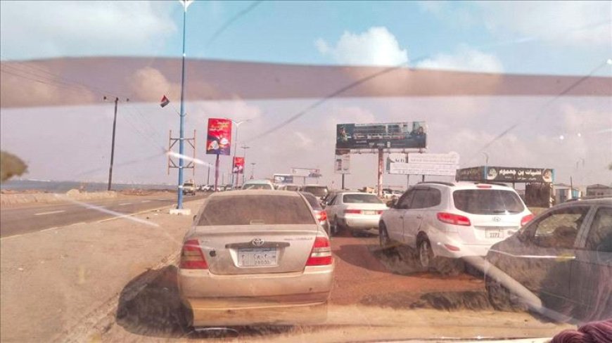 بالصور.. زحام خانق يشل حركة السير في (خط الجسر) بين خورمكسر والمنصورة