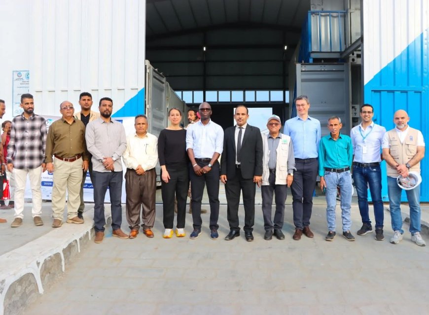 وفد رفيع المستوى من البنك الدولي يزور مركز الإنزال السمكي (الدوكيارد) في المعلا بعدن