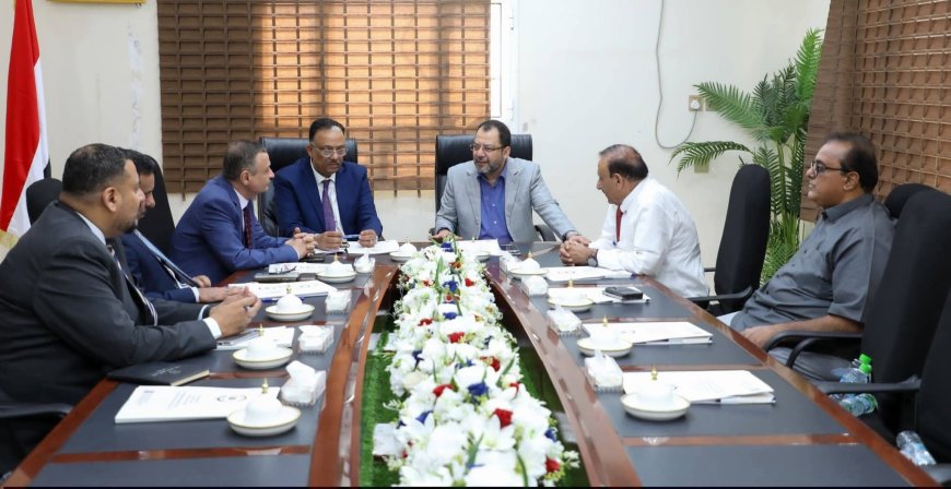 وزير الكهرباء ورئيس مصلحة الجمارك يبحثان تطوير التسهيلات الجمركية لقطاع الطاقة