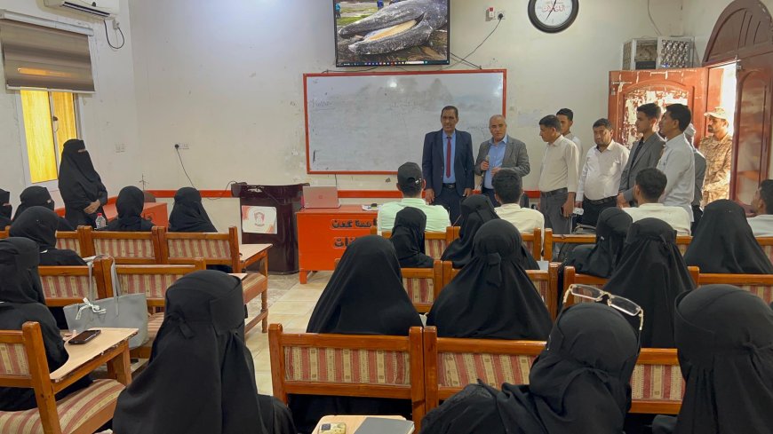 وزير التربية والتعليم (العبادي) يبحث مع عمادة كلية اللغات بجامعة عدن سبل تعزيز الشراكة الأكاديمية