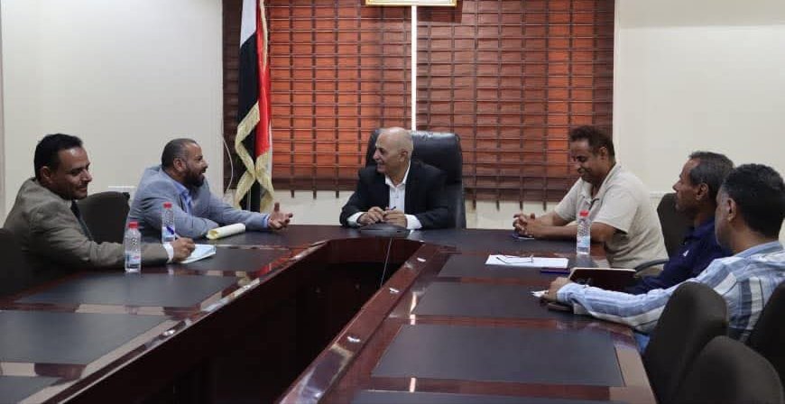 وزير المياه والبيئة يناقش مع محافظ الضالع الوضع المائي والبيئي بالمحافظة 